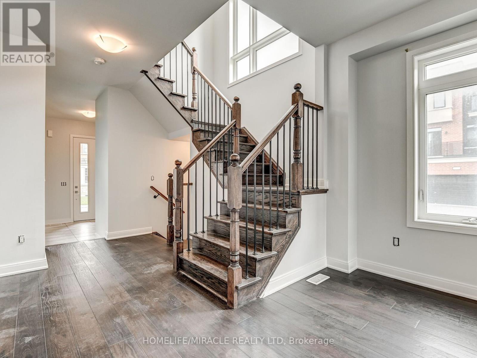 66 Pearman Crescent, Brampton, Ontario  L7A 4Y9 - Photo 8 - W12445435