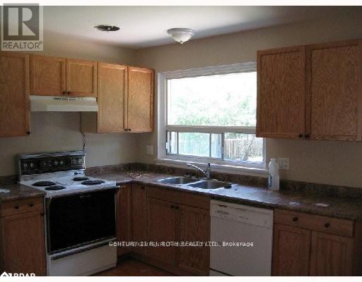 204 Lynn Street, Innisfil, Ontario  L9S 1E2 - Photo 4 - N12472691