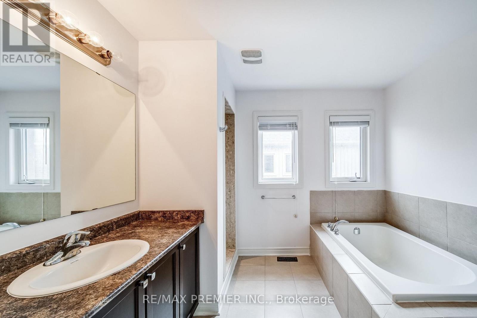 44 Weaver Terrace, New Tecumseth (Tottenham), Ontario  L0G 1W0 - Photo 15 - N12472708