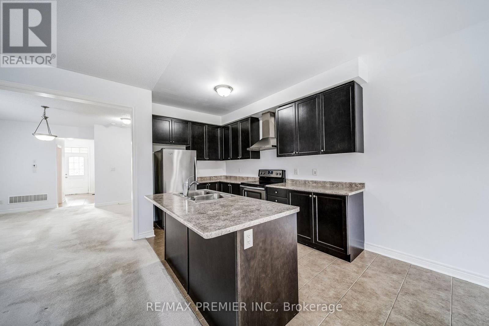 44 Weaver Terrace, New Tecumseth (Tottenham), Ontario  L0G 1W0 - Photo 6 - N12472708