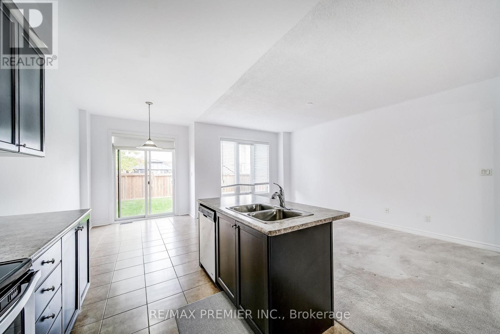 44 Weaver Terrace, New Tecumseth (Tottenham), Ontario  L0G 1W0 - Photo 8 - N12472708