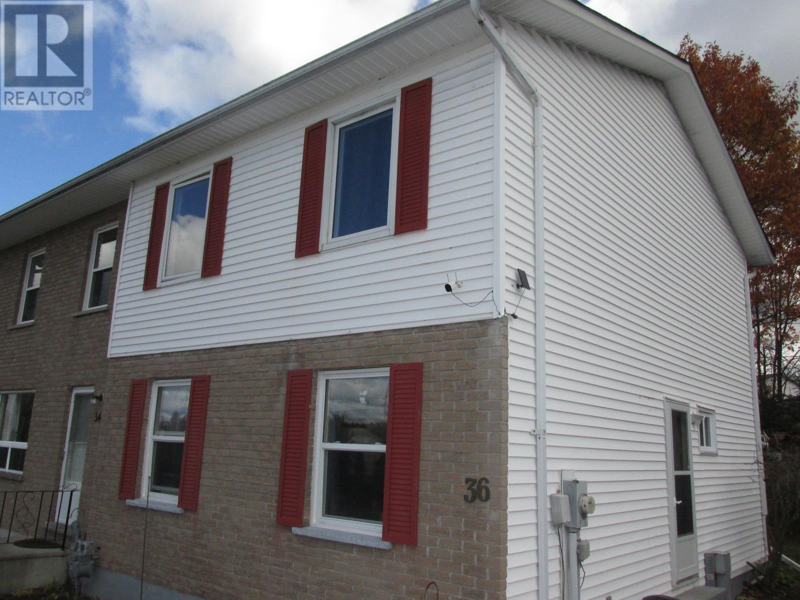 36 Beckett Blvd, Elliot Lake, Ontario  P5A 3P7 - Photo 1 - SM253024