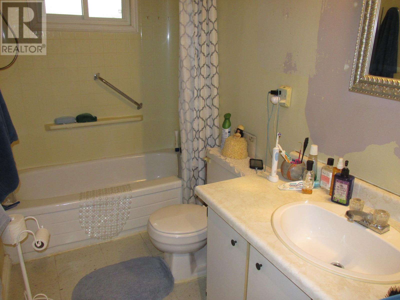 36 Beckett Blvd, Elliot Lake, Ontario  P5A 3P7 - Photo 12 - SM253024