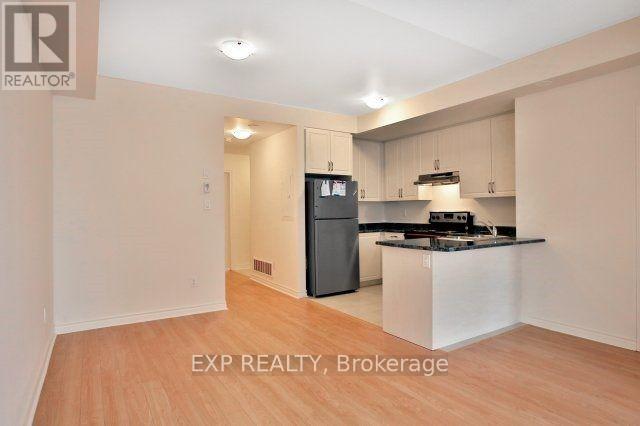 21-02 - 2420 Baronwood Drive, Oakville, Ontario  L6M 0X6 - Photo 11 - W12472693