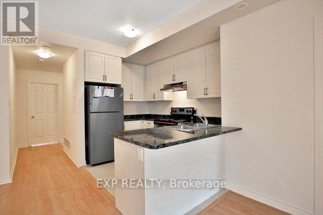 21-02 - 2420 Baronwood Drive, Oakville, Ontario  L6M 0X6 - Photo 12 - W12472693