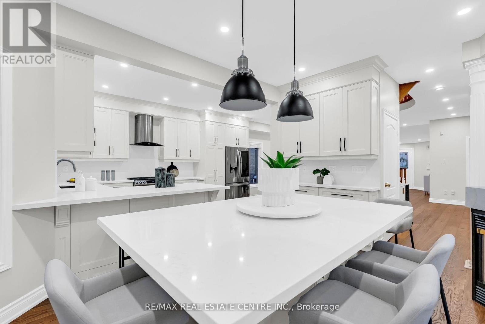 7173 Waldorf Way N, Mississauga, Ontario  L5N 7R3 - Photo 19 - W12472697
