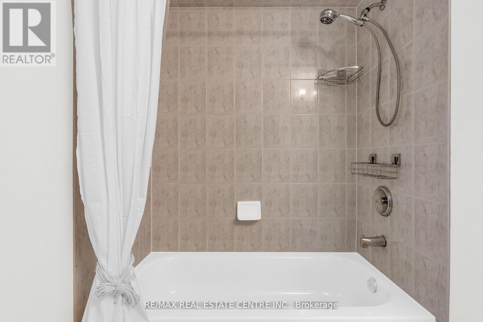7173 Waldorf Way N, Mississauga, Ontario  L5N 7R3 - Photo 39 - W12472697