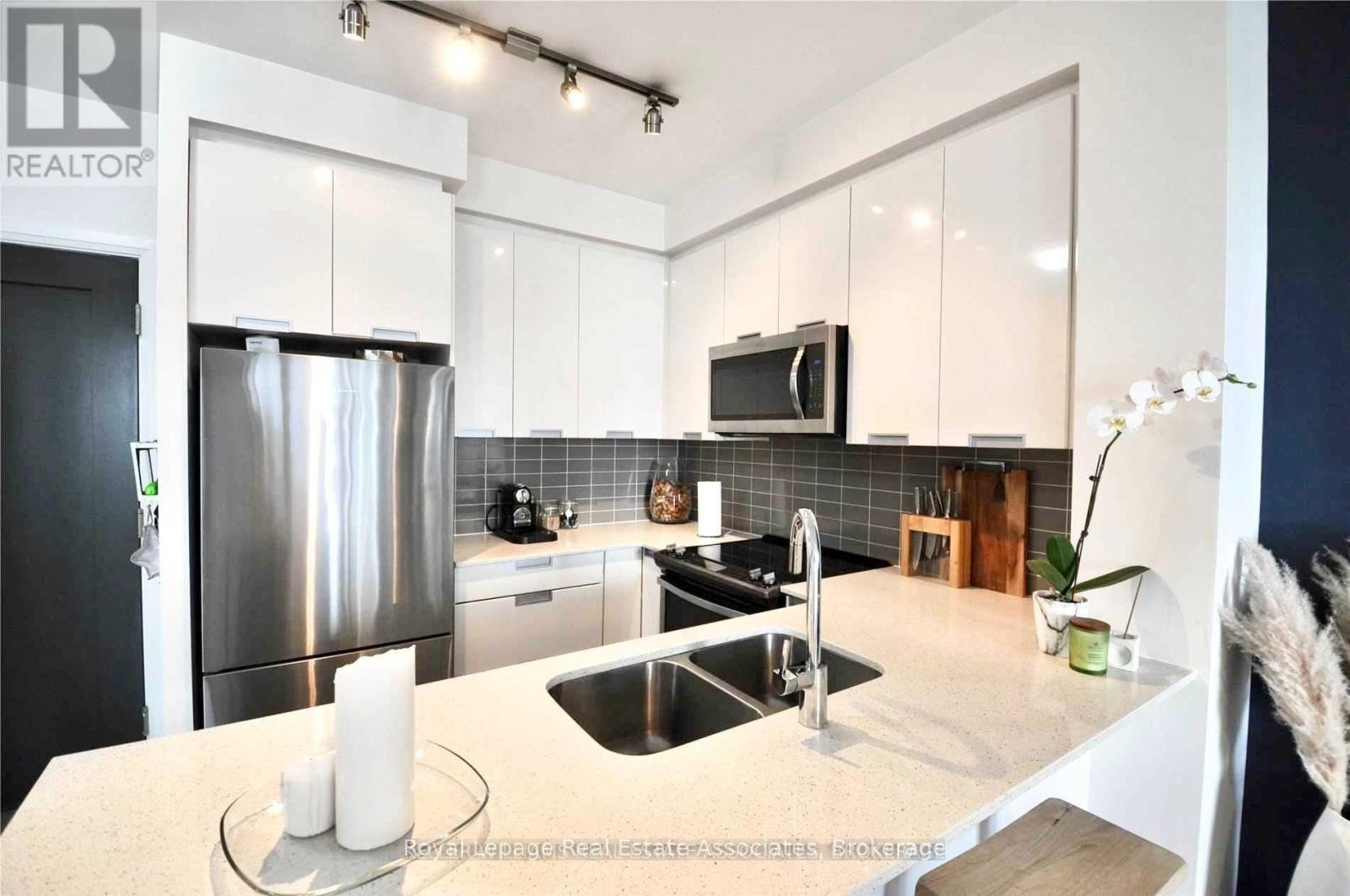 1416 - 5033 Four Springs Avenue, Mississauga, Ontario  L5R 0G6 - Photo 3 - W12472718