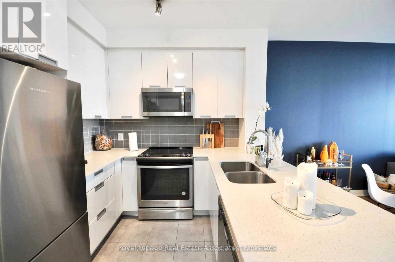 1416 - 5033 Four Springs Avenue, Mississauga, Ontario  L5R 0G6 - Photo 4 - W12472718