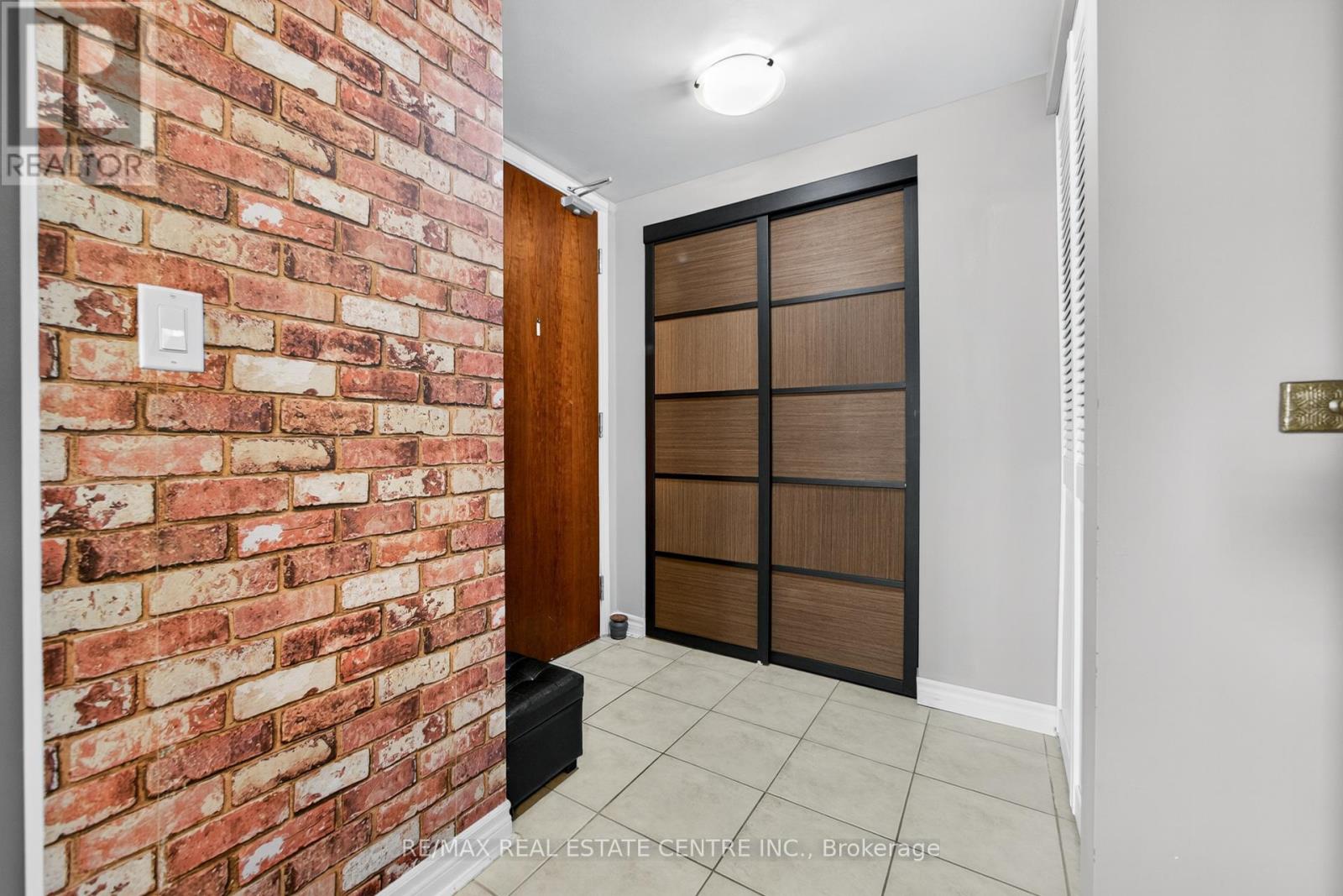 2101 - 4090 Living Arts Drive, Mississauga, Ontario  L5B 4M8 - Photo 10 - W12472721