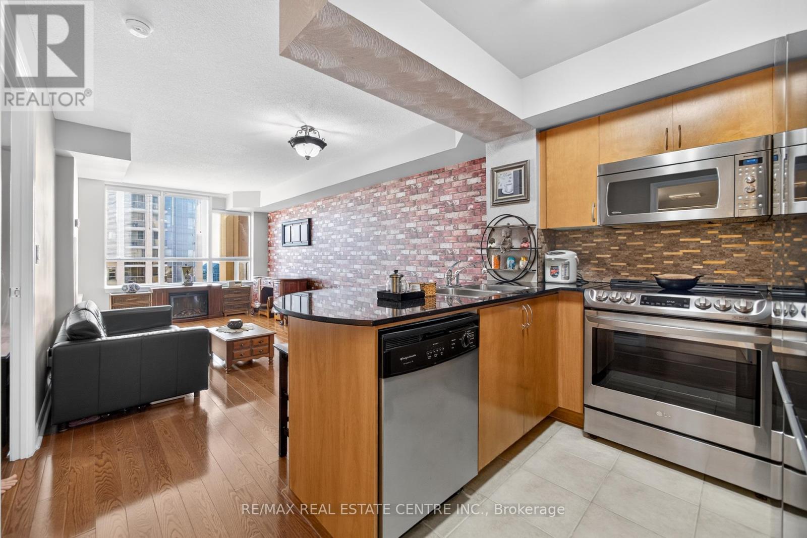 2101 - 4090 Living Arts Drive, Mississauga, Ontario  L5B 4M8 - Photo 14 - W12472721
