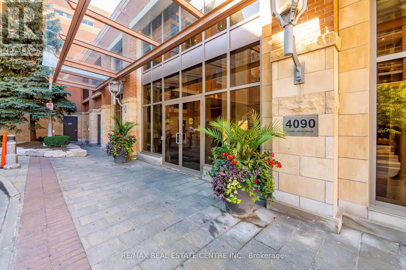 2101 - 4090 Living Arts Drive, Mississauga, Ontario  L5B 4M8 - Photo 4 - W12472721