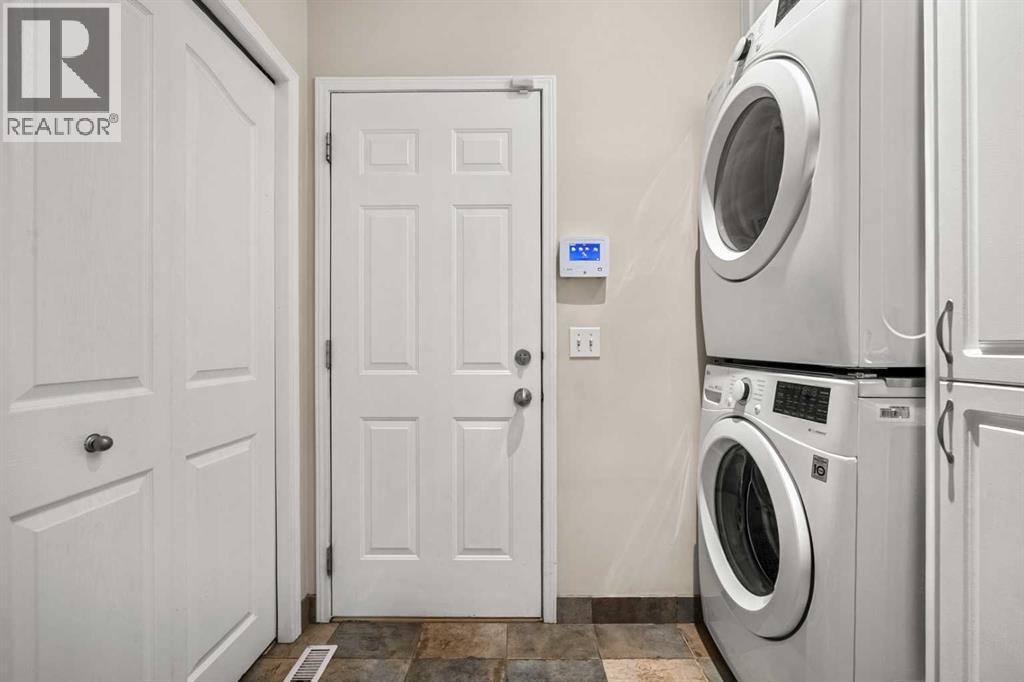 7826 Springbank Way Sw, Calgary, Alberta  T3H 4J8 - Photo 15 - A2258636