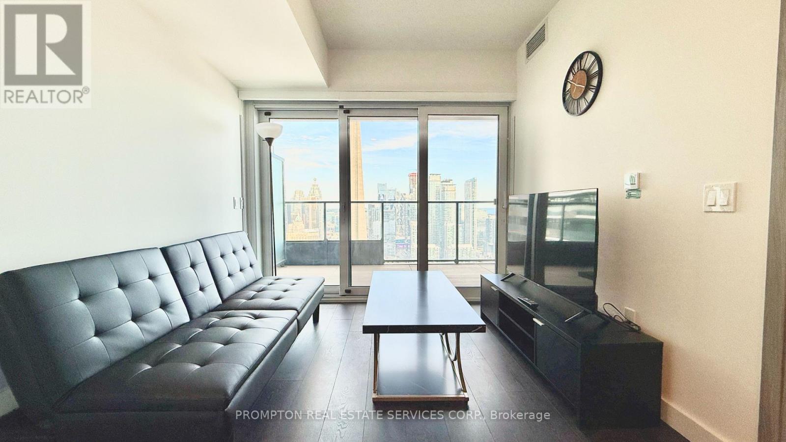 5209 - 3 Concord Cityplace Way, Toronto, Ontario  M5V 0X4 - Photo 5 - C12463845