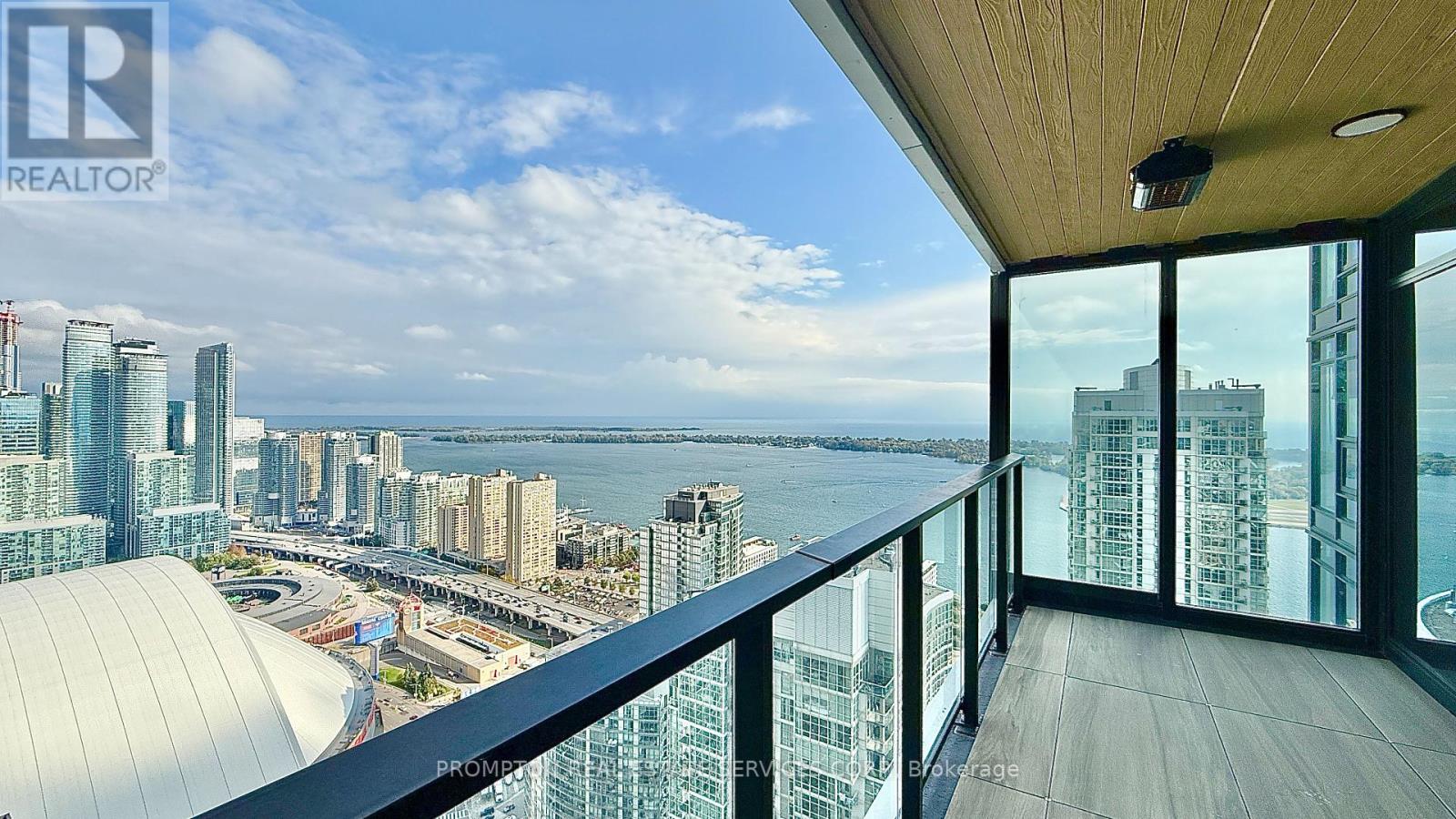 5209 - 3 Concord Cityplace Way, Toronto, Ontario  M5V 0X4 - Photo 4 - C12463845