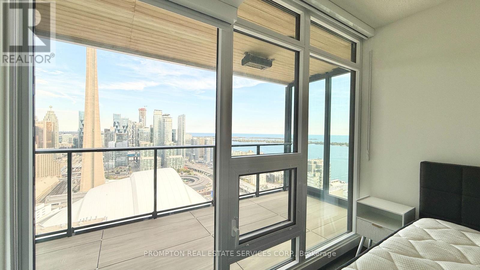 5209 - 3 Concord Cityplace Way, Toronto, Ontario  M5V 0X4 - Photo 9 - C12463845