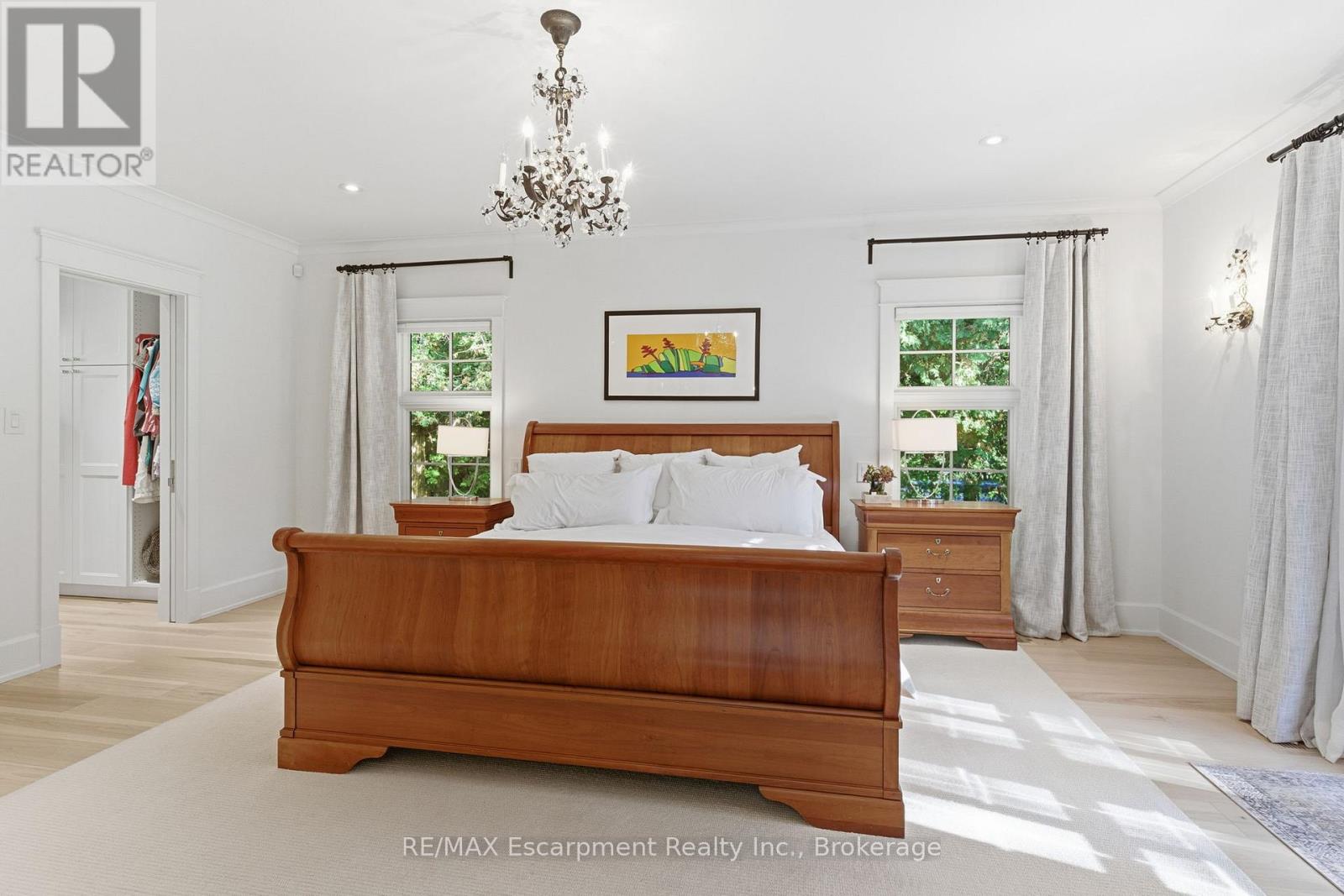 1110 Lakeshore Road W, Oakville, Ontario  L6L 1G1 - Photo 15 - W12472739