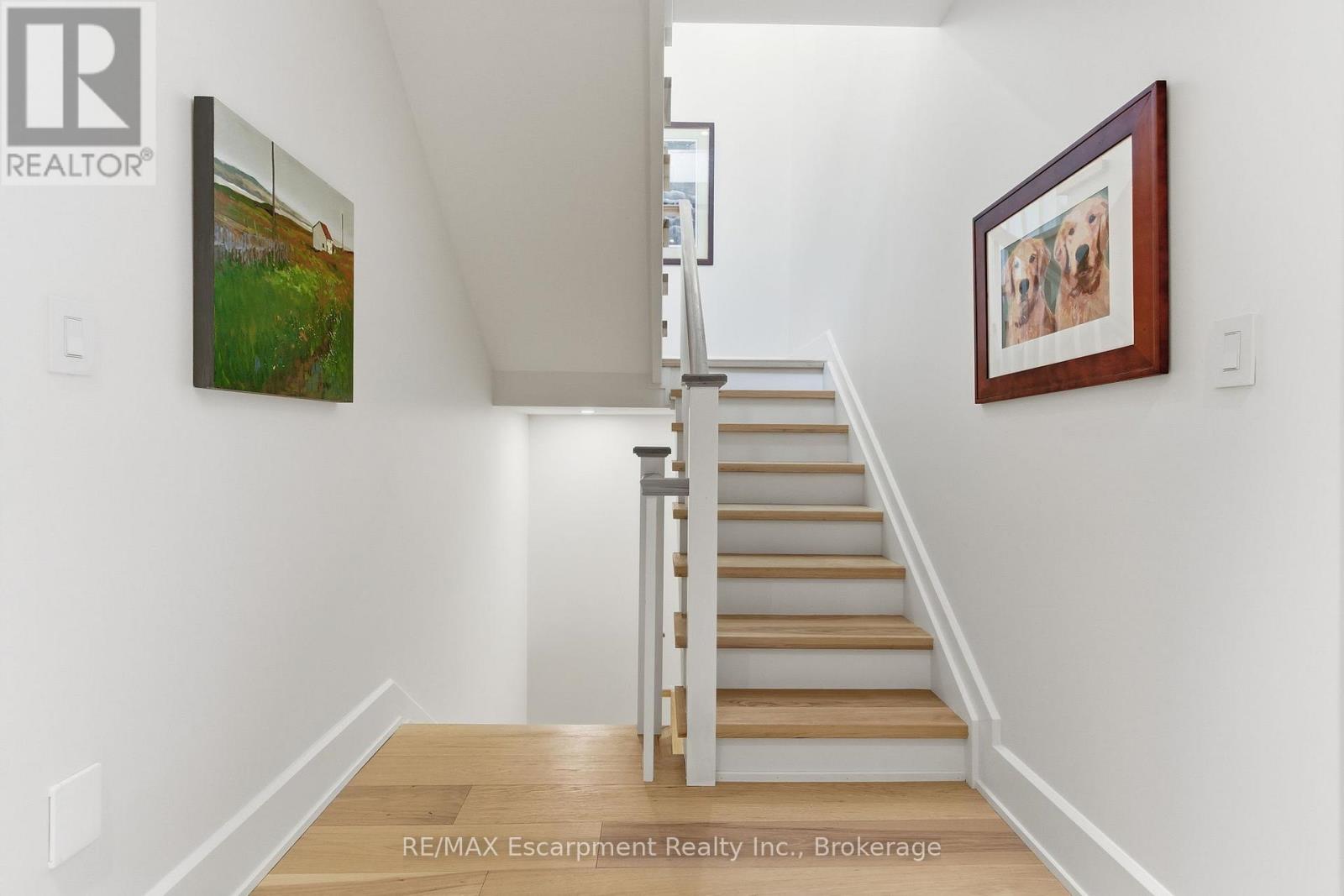 1110 Lakeshore Road W, Oakville, Ontario  L6L 1G1 - Photo 24 - W12472739