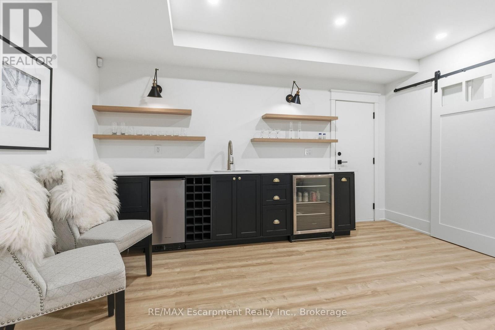 1110 Lakeshore Road W, Oakville, Ontario  L6L 1G1 - Photo 35 - W12472739