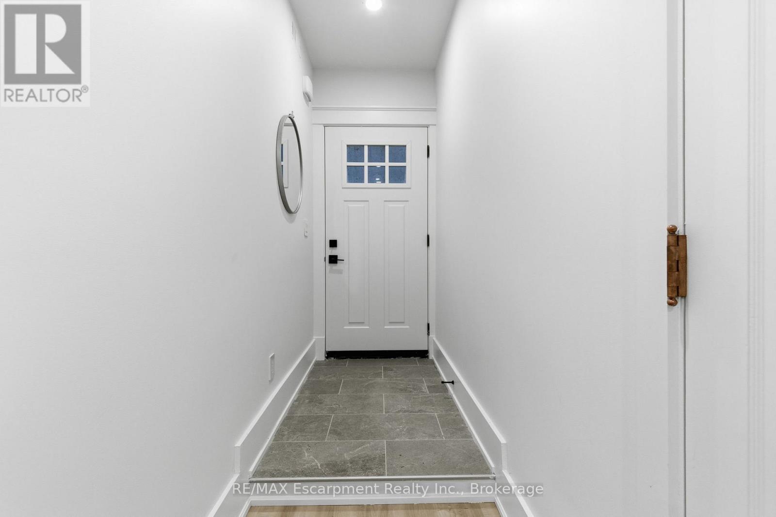 1110 Lakeshore Road W, Oakville, Ontario  L6L 1G1 - Photo 40 - W12472739