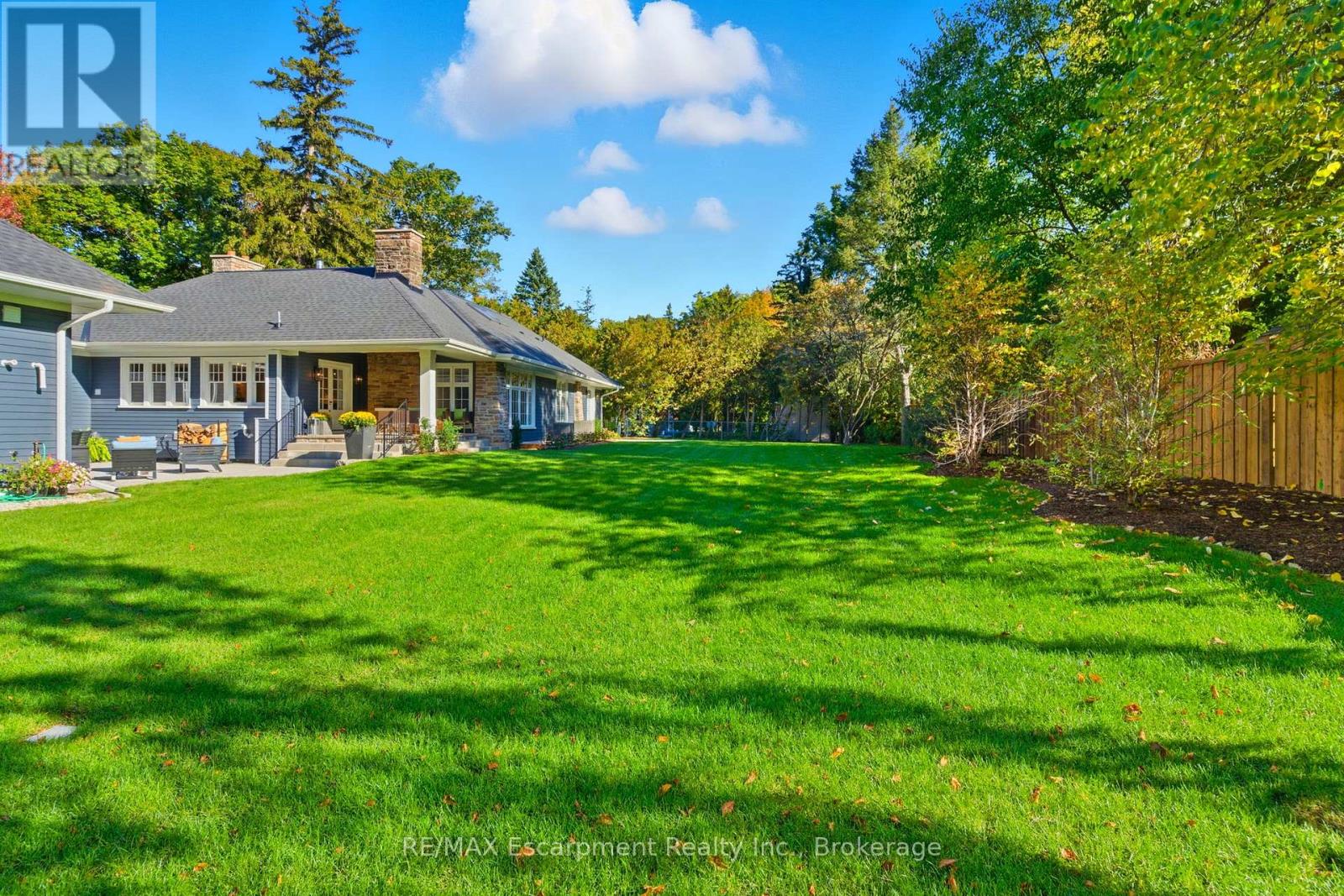 1110 Lakeshore Road W, Oakville, Ontario  L6L 1G1 - Photo 48 - W12472739