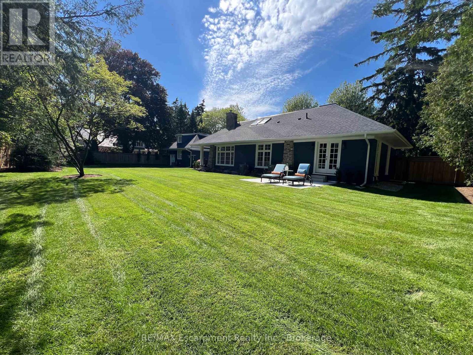 1110 Lakeshore Road W, Oakville, Ontario  L6L 1G1 - Photo 49 - W12472739
