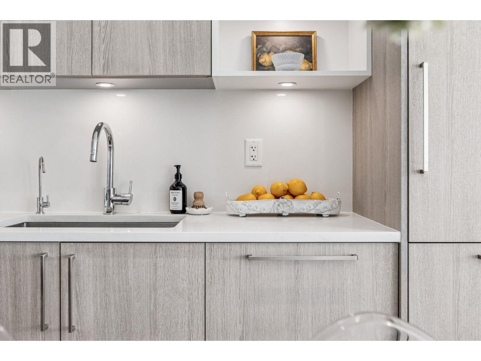 307 707 E 3rd Street, North Vancouver, British Columbia  V7L 1G8 - Photo 6 - R3060156