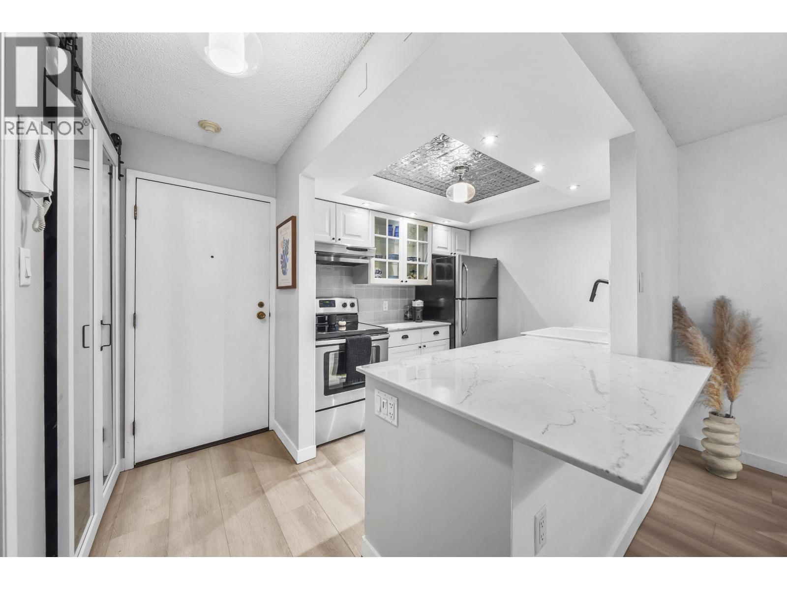 101 210 W 2nd Street, North Vancouver, British Columbia  V7M 1C6 - Photo 4 - R3060178