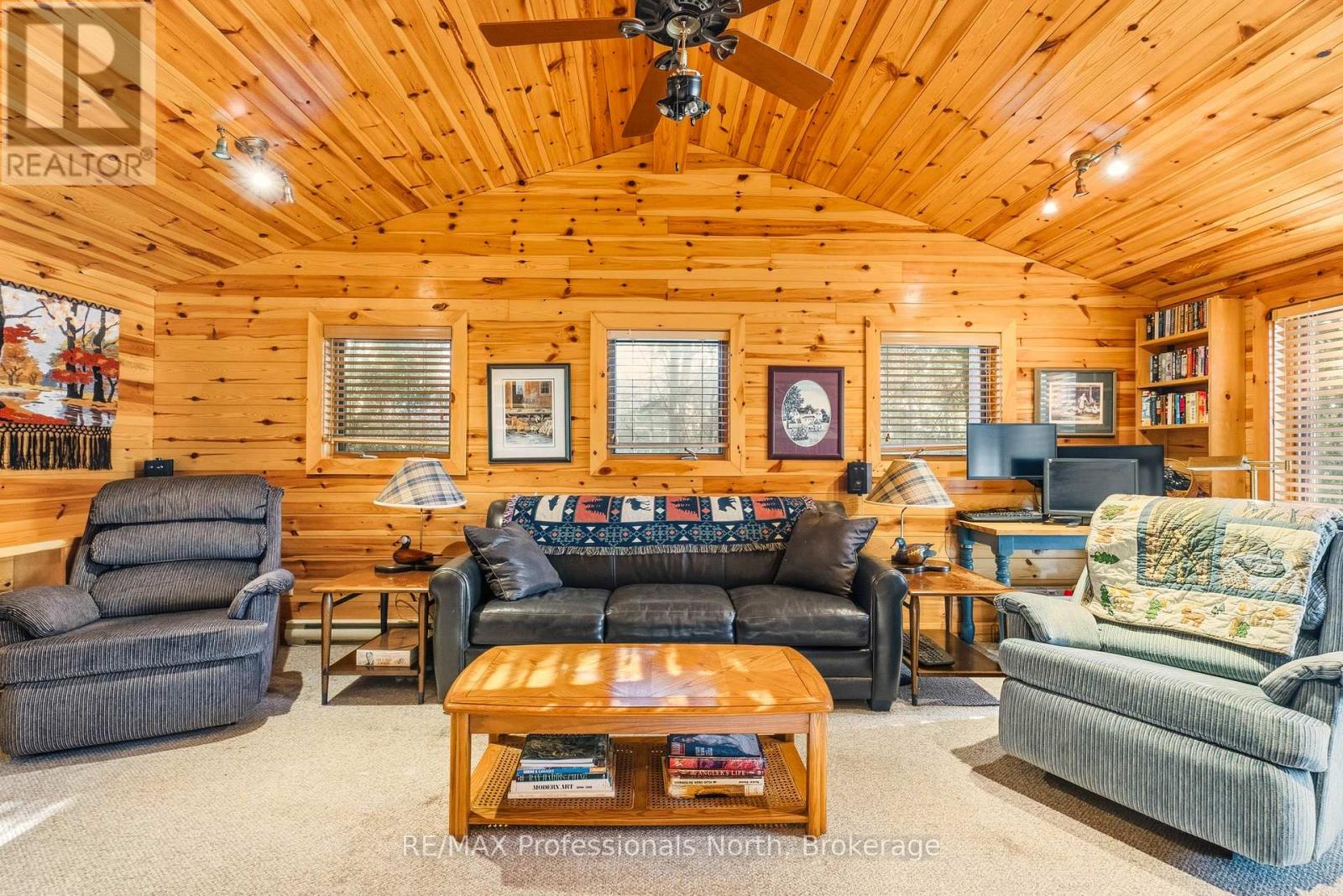1289 Watts Road, Dysart Et Al, Ontario  K0M 1S0 - Photo 37 - X12472747