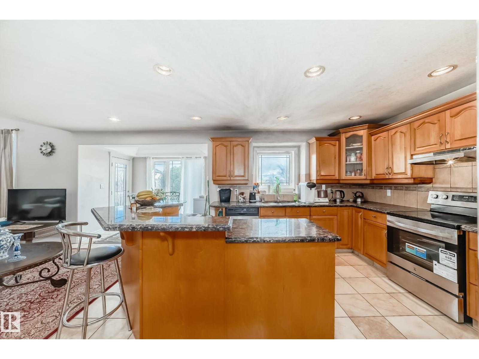 1525 Haswell Cl Nw, Edmonton, Alberta  T6R 3J4 - Photo 8 - E4462859