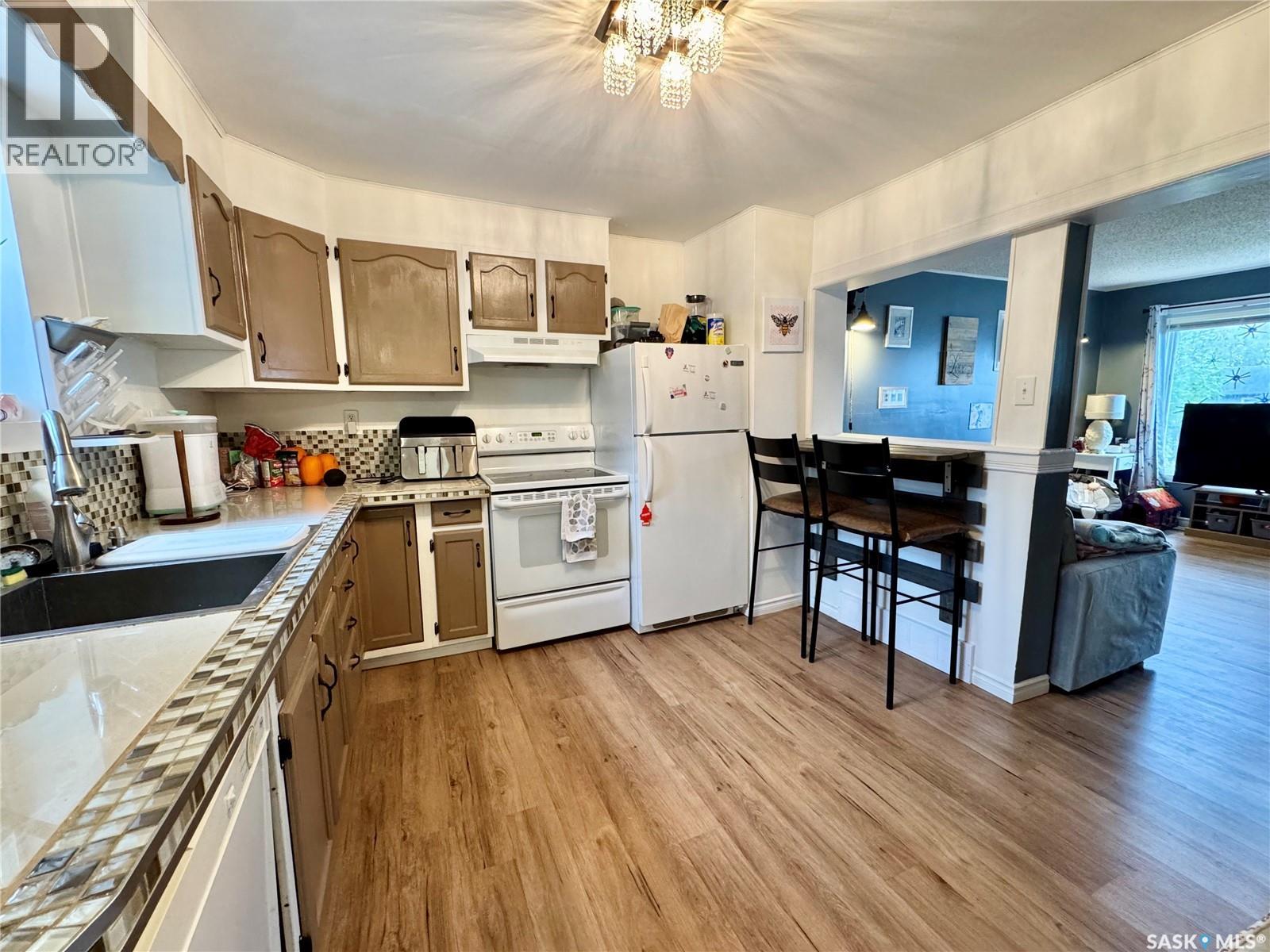 748 5th Street E, Prince Albert, Saskatchewan  S6V 0M5 - Photo 3 - SK020891