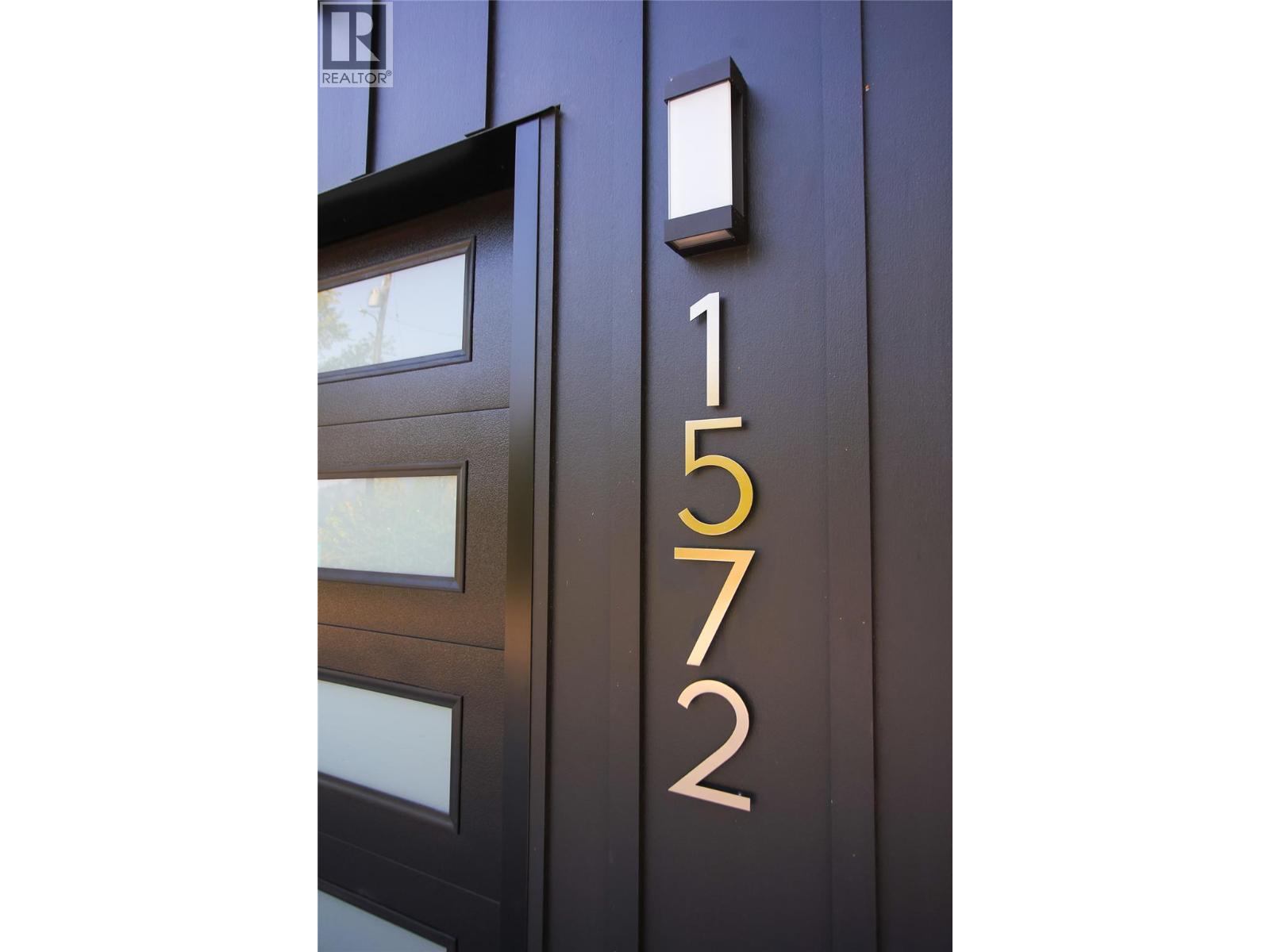 1572 Treadwell Street, Rossland, British Columbia  V0G 1Y0 - Photo 8 - 10363192