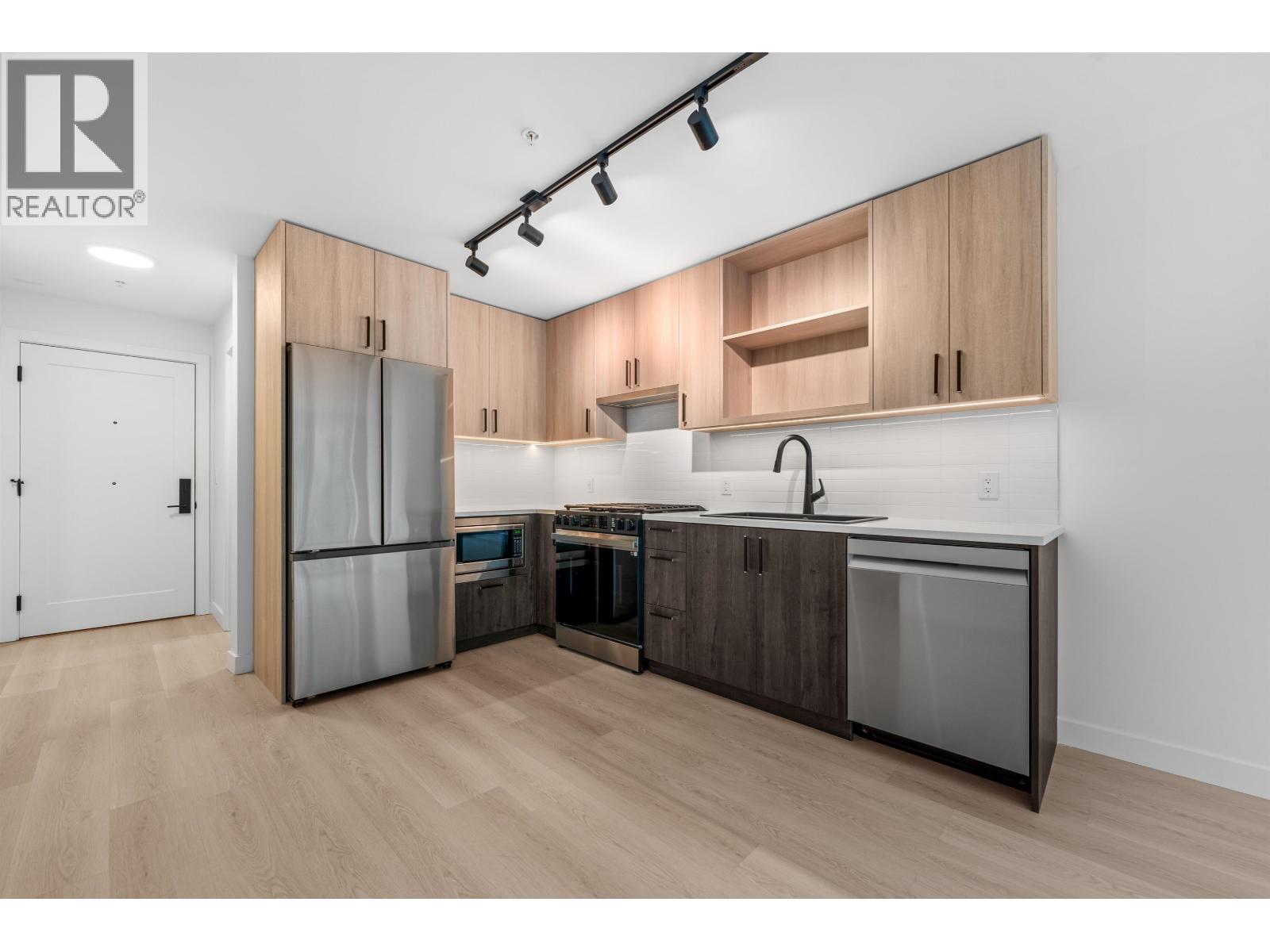 402 1100 Clarke Road, Port Moody, British Columbia  V3H 0N3 - Photo 3 - R3052264