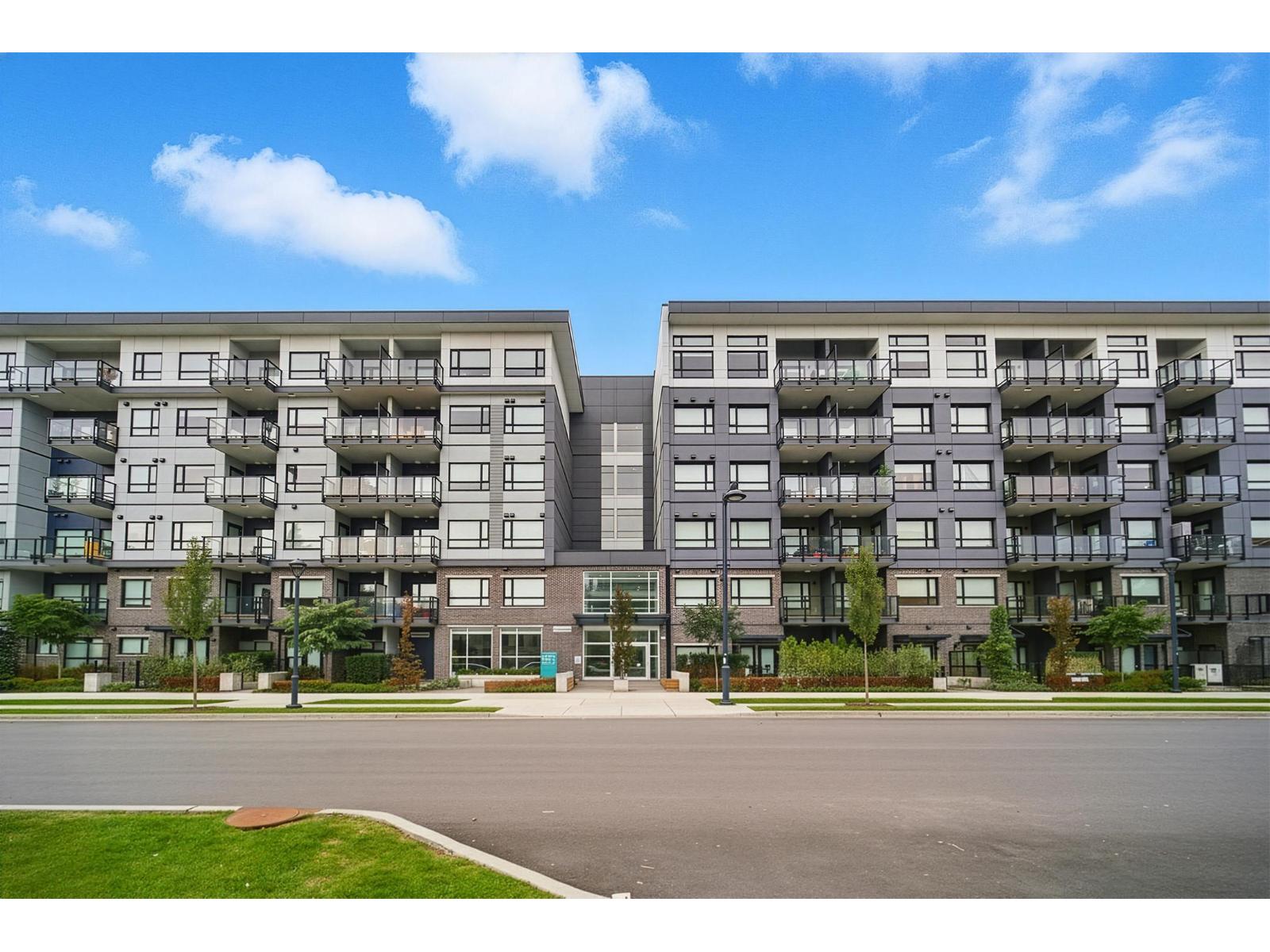 225 10777 138 Street, Surrey, British Columbia  V3T 0T5 - Photo 2 - R3060256