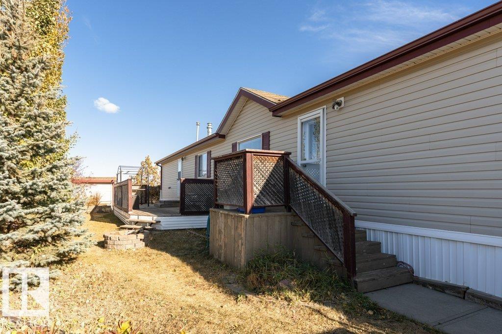 320 Maple Wood Dr Nw, Edmonton, Alberta  T6P 0A8 - Photo 2 - E4462860