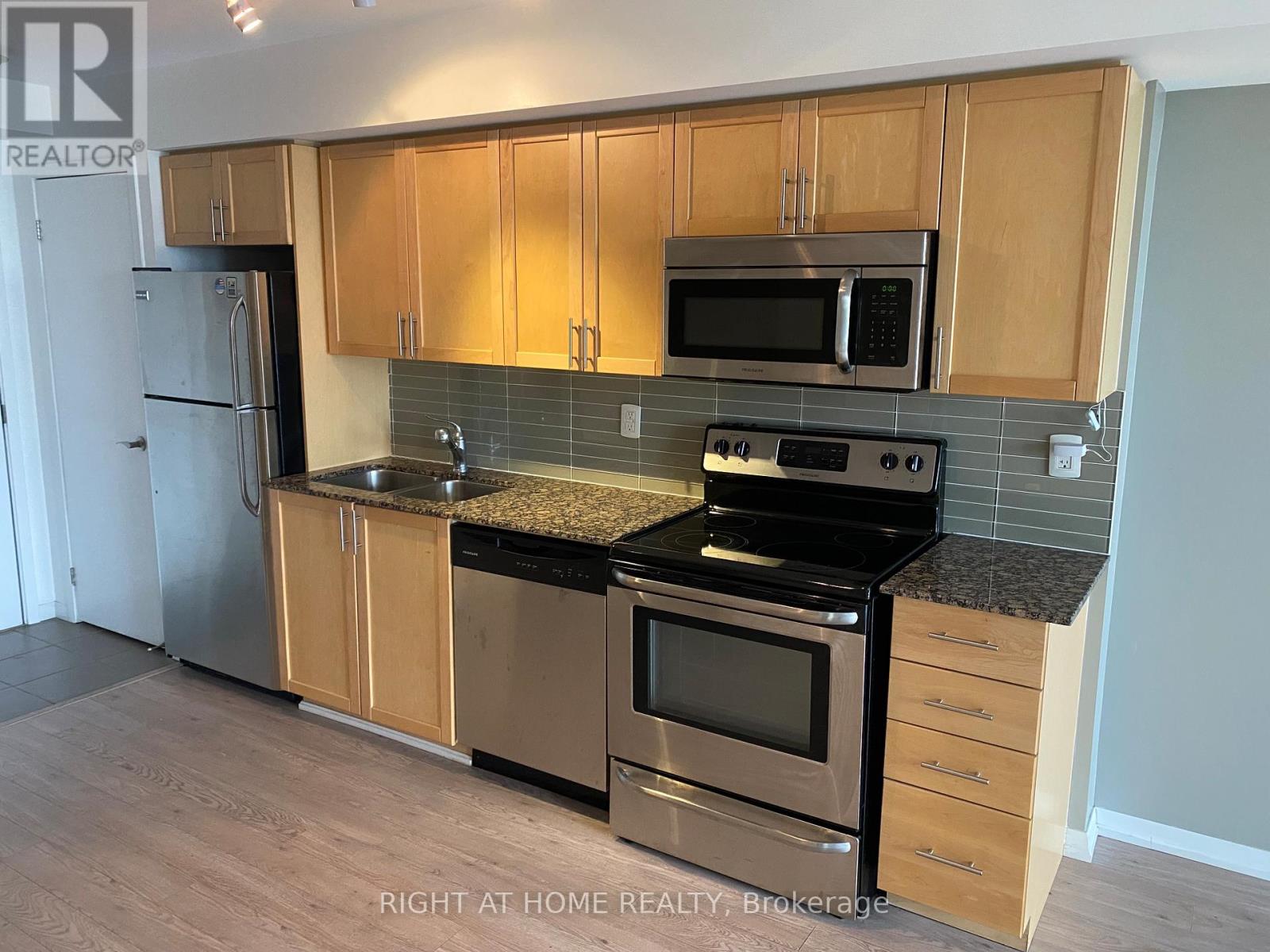 1822 - 800 Lawrence Avenue, Toronto, Ontario  M6A 1C3 - Photo 13 - W12472741