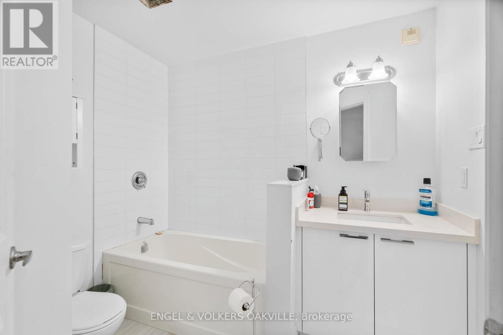 416 - 100 Bronte Road, Oakville, Ontario  L6L 6L5 - Photo 22 - W12472744