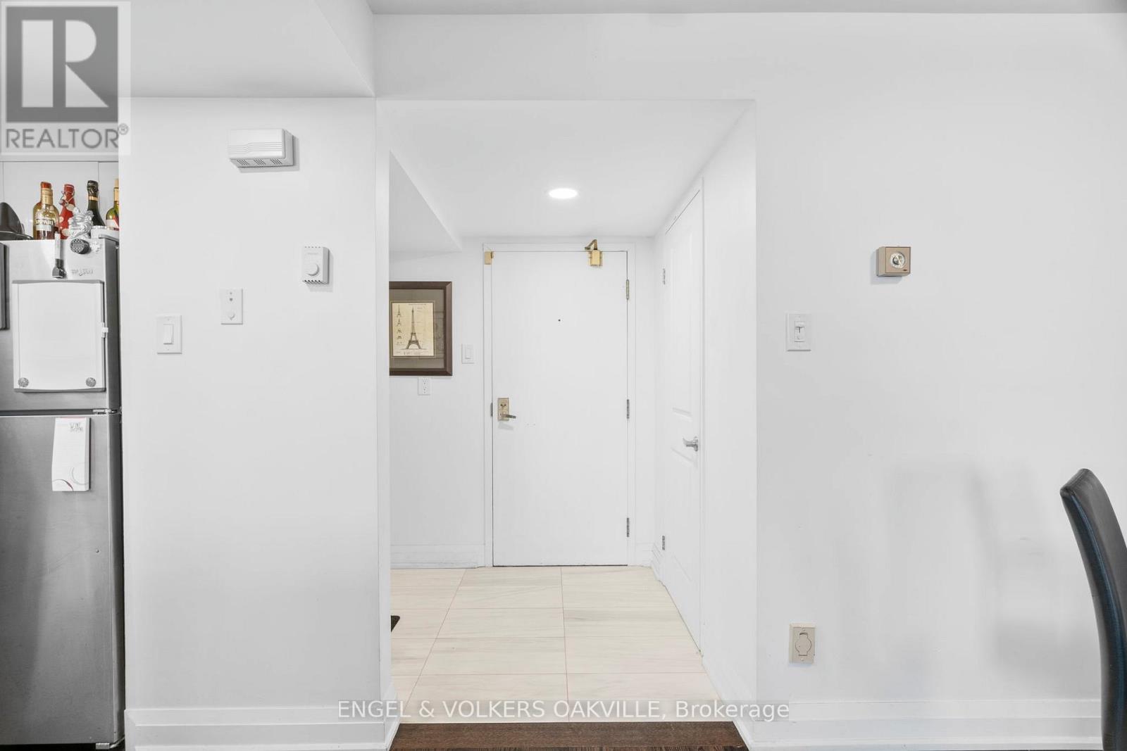 416 - 100 Bronte Road, Oakville, Ontario  L6L 6L5 - Photo 4 - W12472744