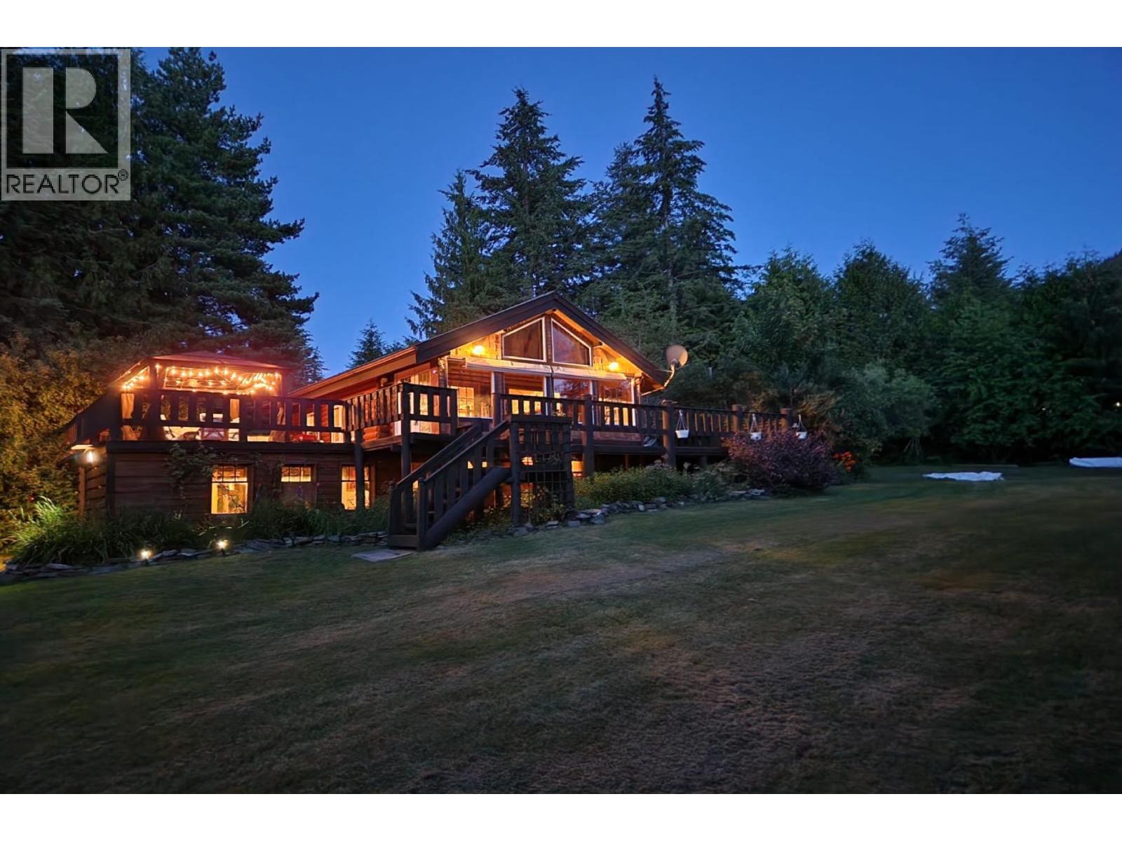 4061 Torry Road, Eagle Bay, British Columbia  V0E 1T0 - Photo 2 - 10366351
