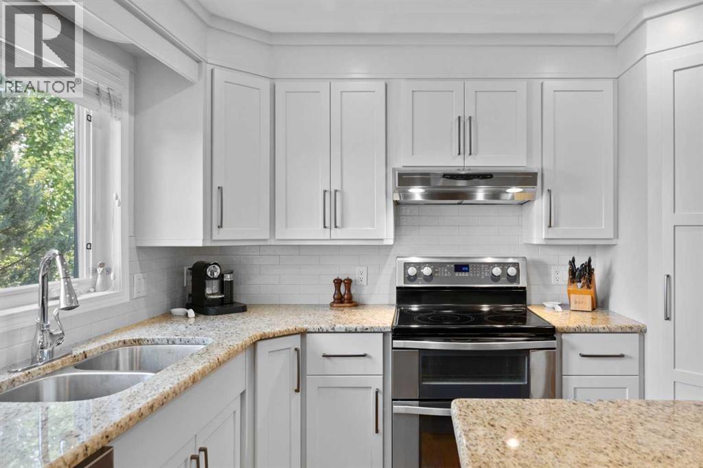 Property at 103 Diamond Court SE image 4