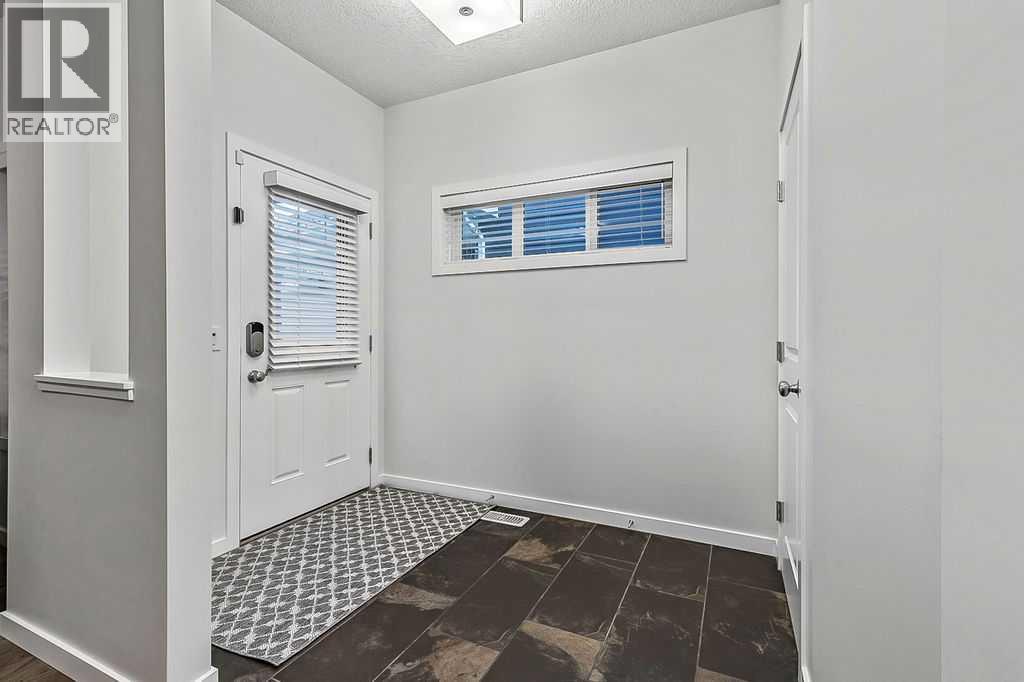 29 Cougar Ridge Close Sw, Calgary, Alberta  T3H 0V4 - Photo 4 - A2264743