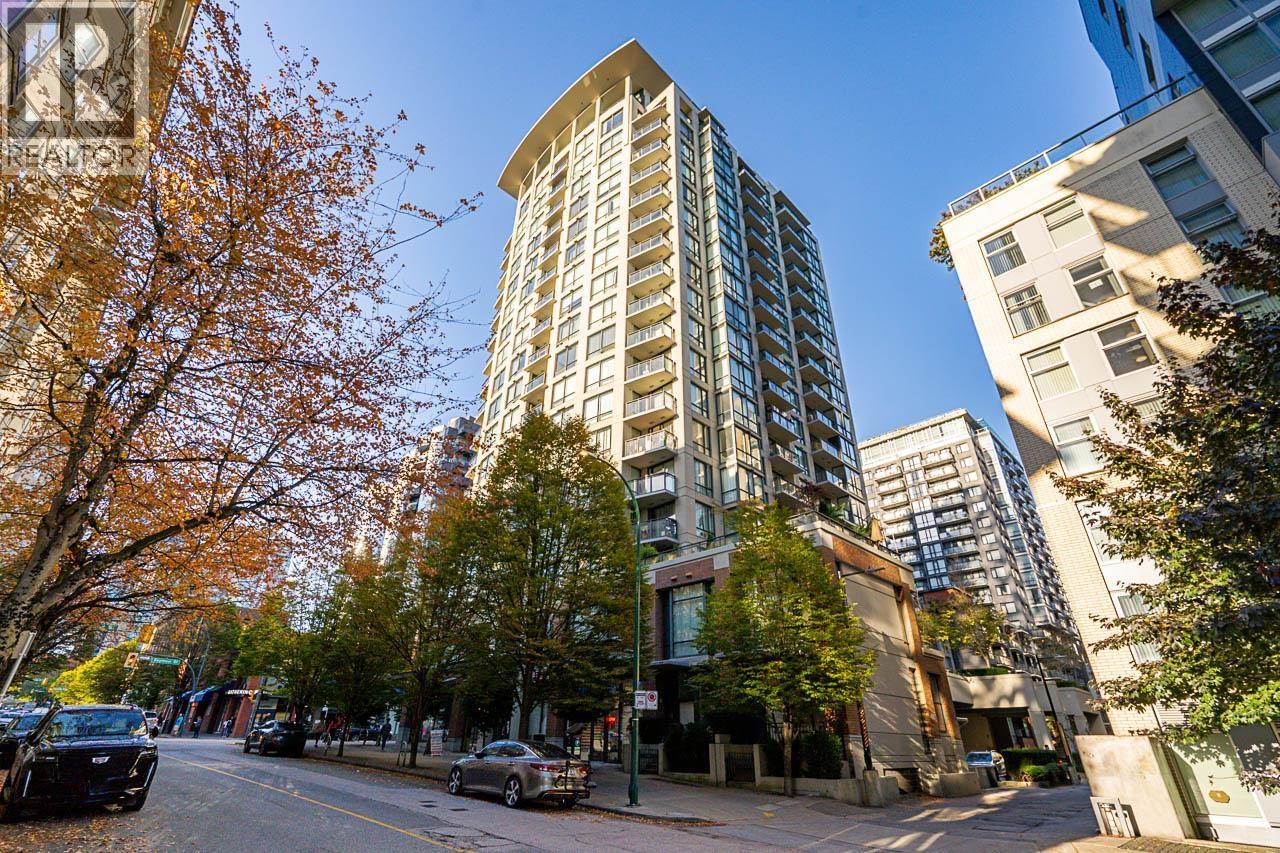 555 HELMCKEN STREET, Vancouver, British Columbia