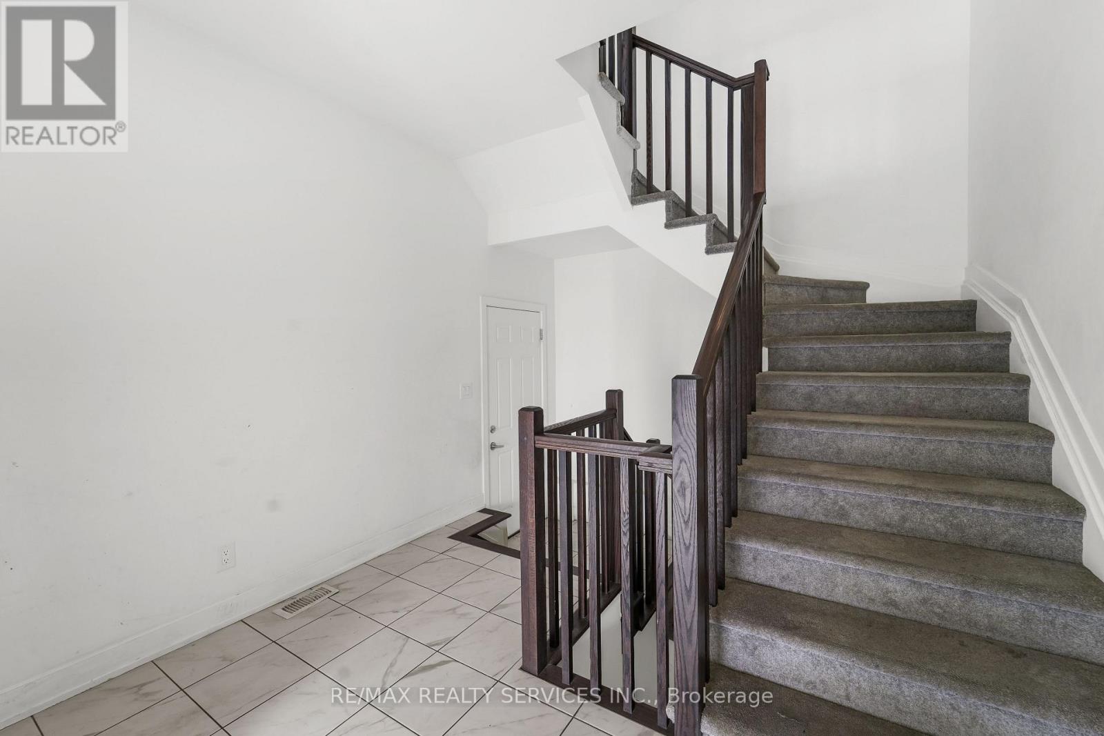 51 Moosonee Crescent, Ottawa, Ontario  K4M 0M1 - Photo 17 - X12472748