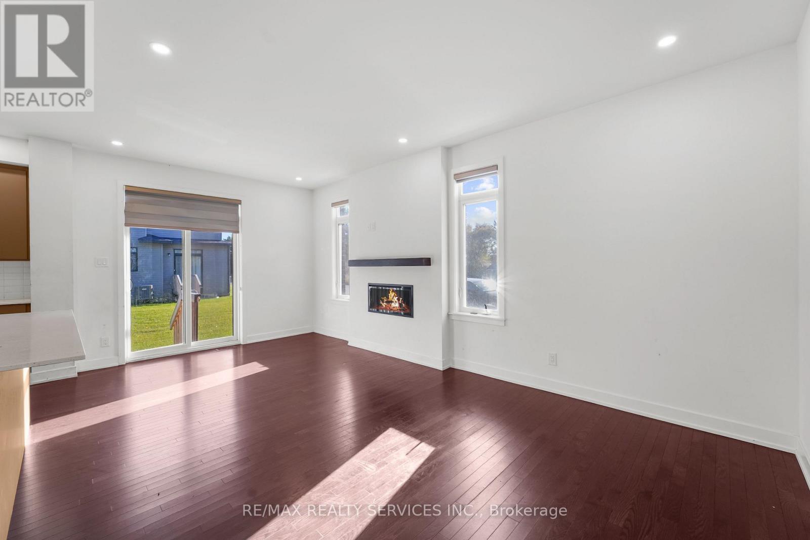 51 Moosonee Crescent, Ottawa, Ontario  K4M 0M1 - Photo 5 - X12472748