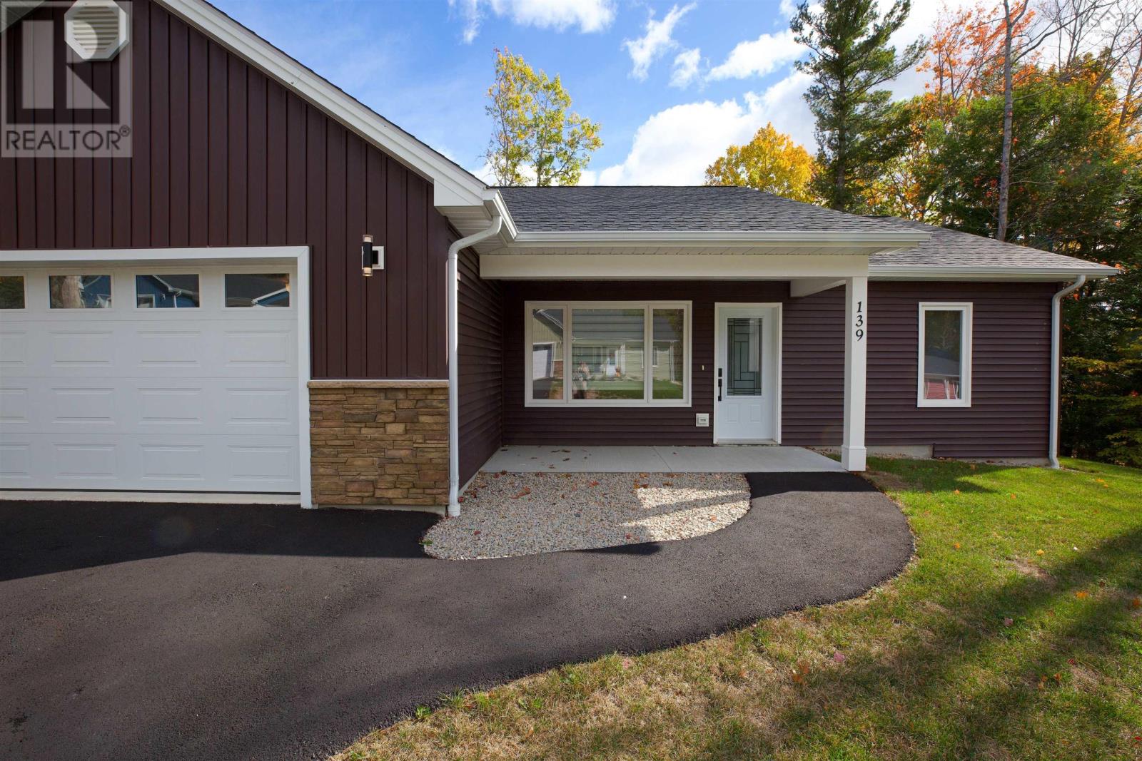 139 Winburn Ave, Bridgewater, Nova Scotia  B4V 4A2 - Photo 1 - 202526169
