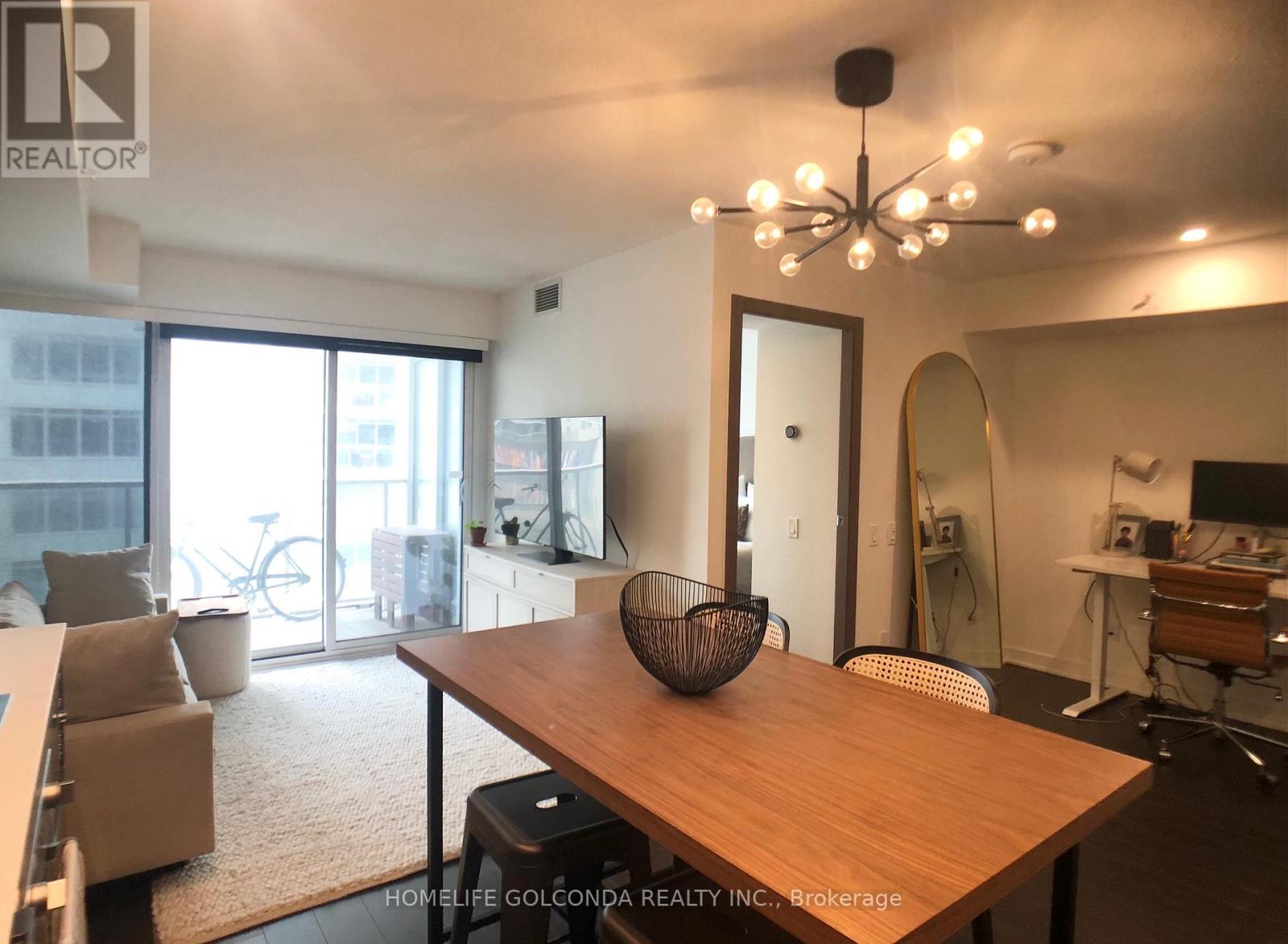 910 - 19 Bathurst Street, Toronto, Ontario  M5V 0N2 - Photo 17 - C12472780