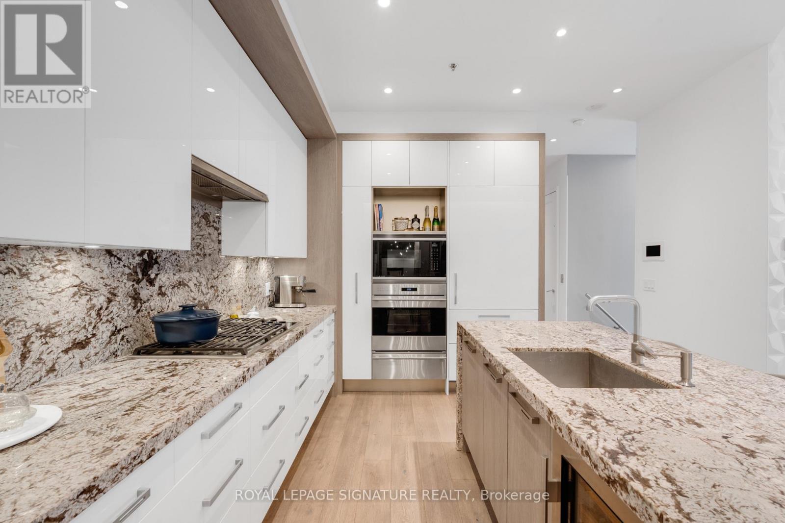 1078 Bay Street, Toronto, Ontario  M5S 0A3 - Photo 8 - C12472783