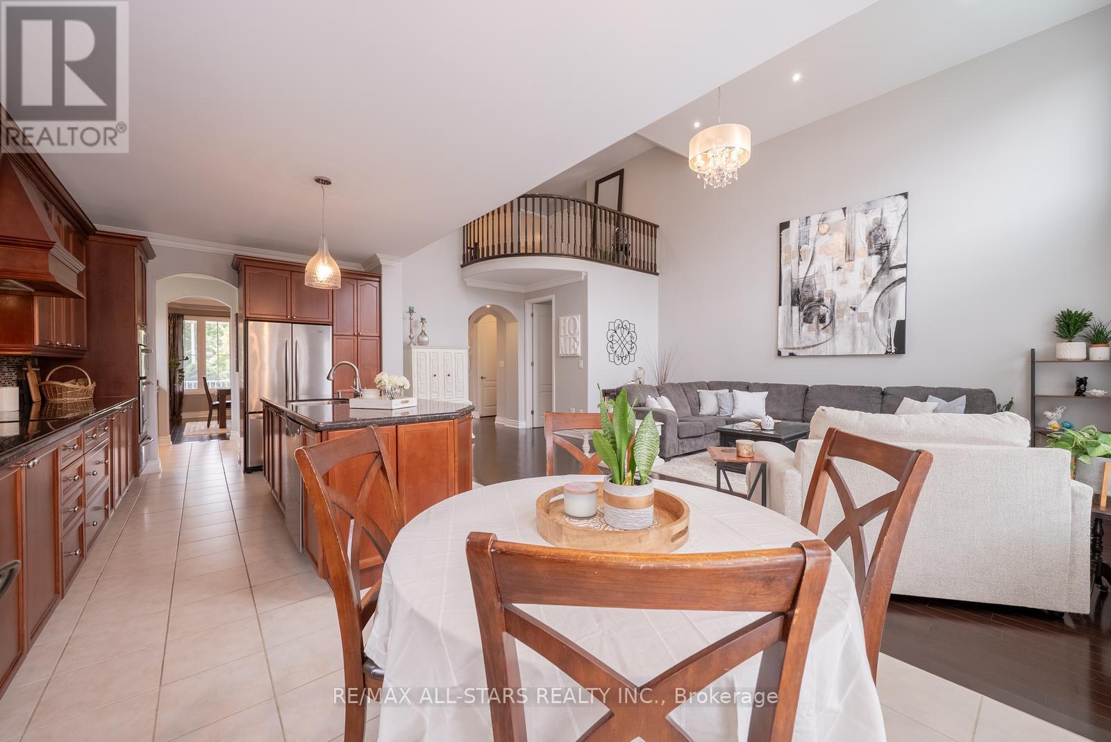 134 Stephensbrook Circle, Whitchurch-Stouffville, Ontario  L4A 0G4 - Photo 19 - N12422774