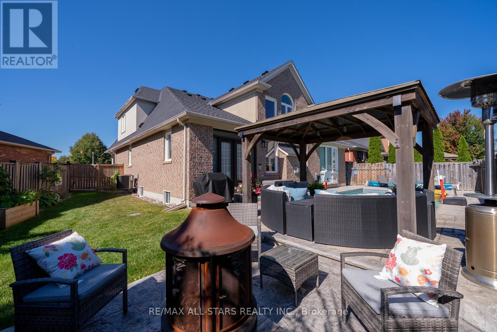 134 Stephensbrook Circle, Whitchurch-Stouffville, Ontario  L4A 0G4 - Photo 46 - N12422774