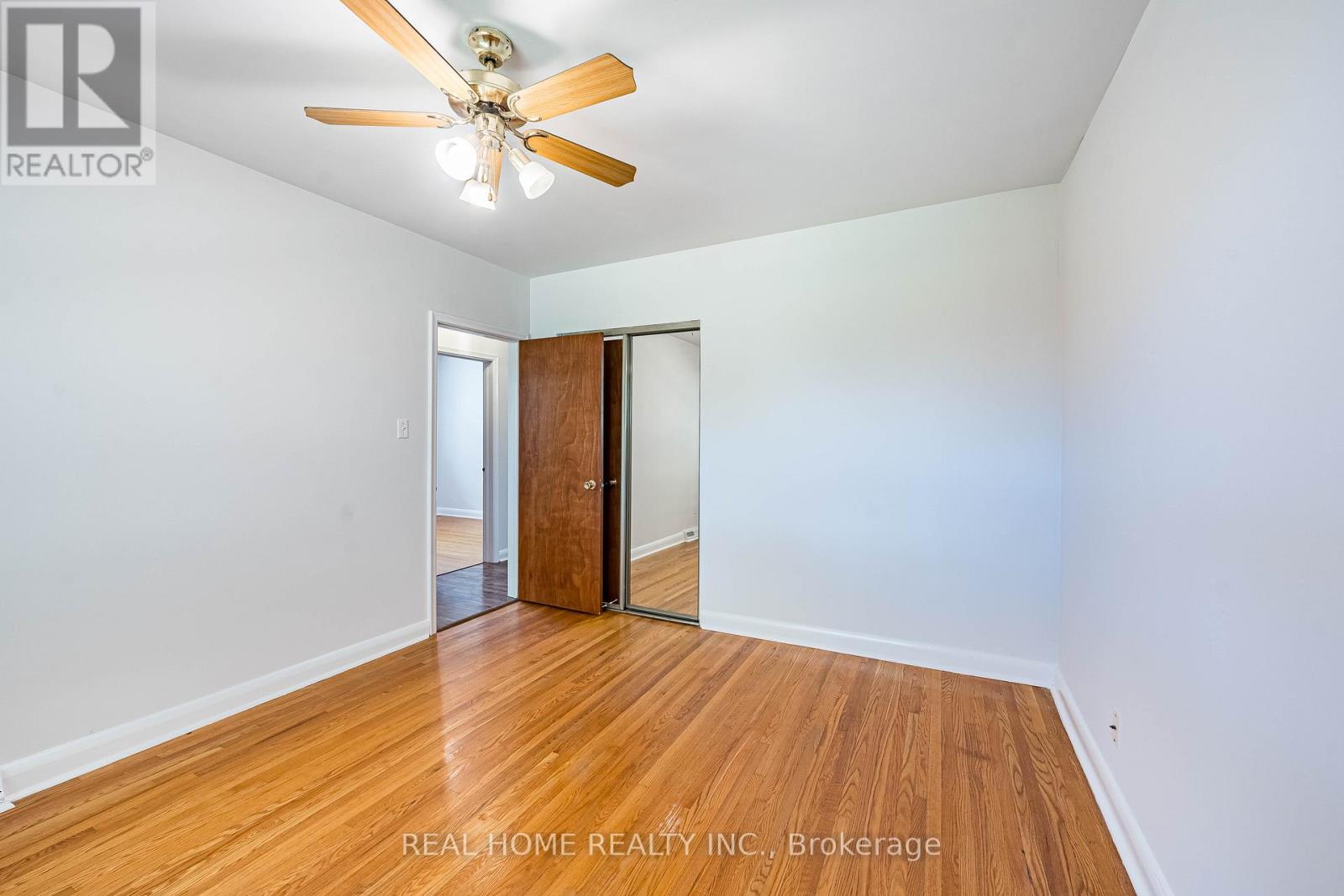 Main Floor - 401 Fernleigh Circle S, Richmond Hill, Ontario  L4C 1E7 - Photo 18 - N12472785
